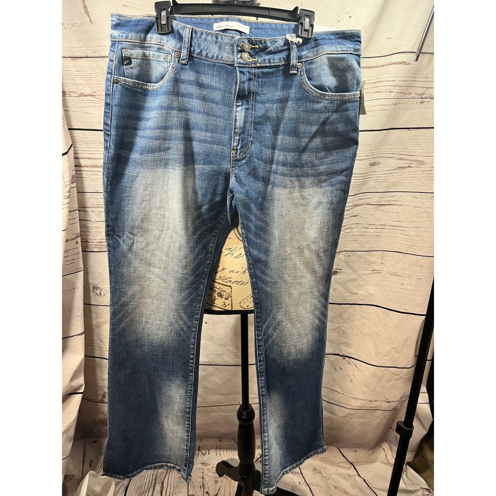 KanCan Women's Mid Rise Bootcut Jeans Blue Wash Size 32x32